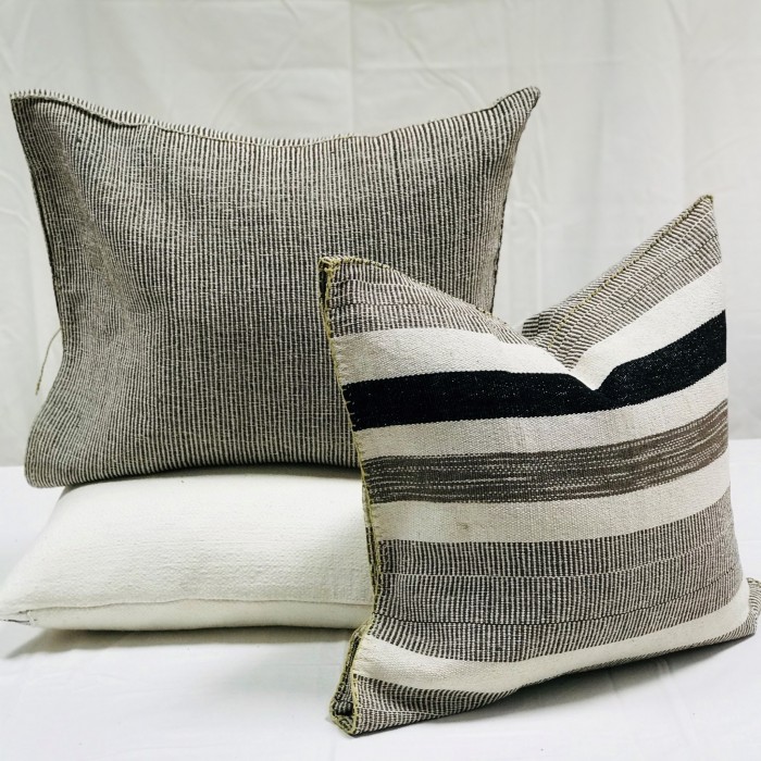 RUSTIC MODERN TEXTURED PILLOW COVER FOG