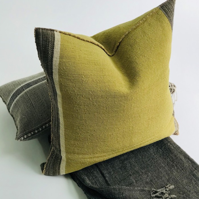 MODERN STRIPE PILLOW COVER - YELLOW