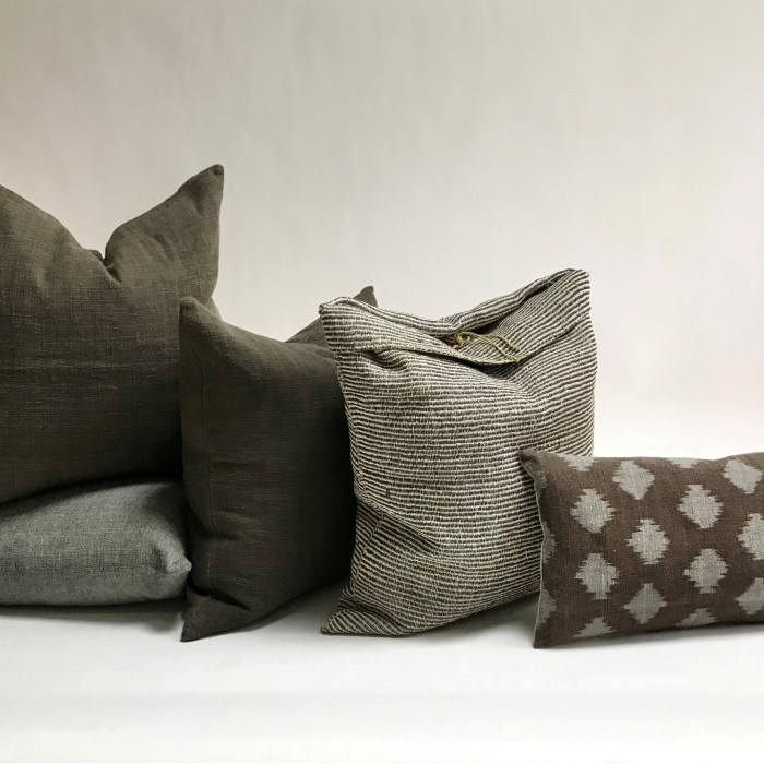 RUSTIC MODERN TEXTURED PILLOW COVER FOG