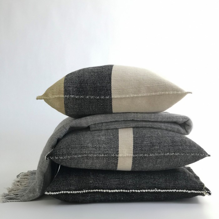 RUSTIC MODERN TEXTURED PILLOW COVER-WHITE+GRAY
