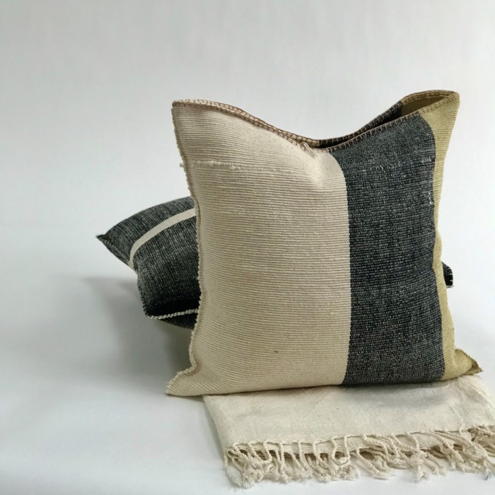 RUSTIC MODERN TEXTURED PILLOW COVER-WHITE+GRAY