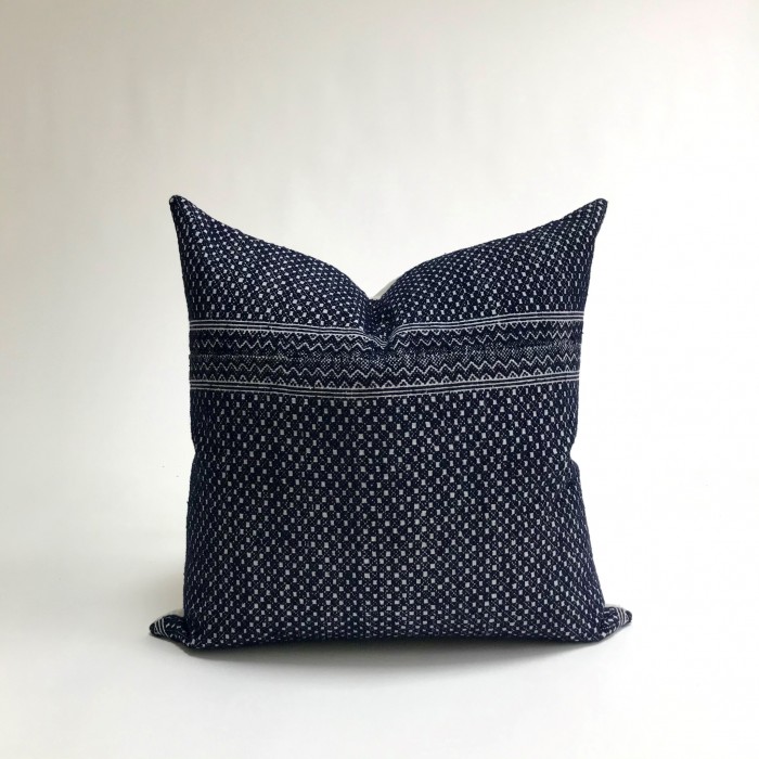 BLACK PEARL PILLOW COVER 