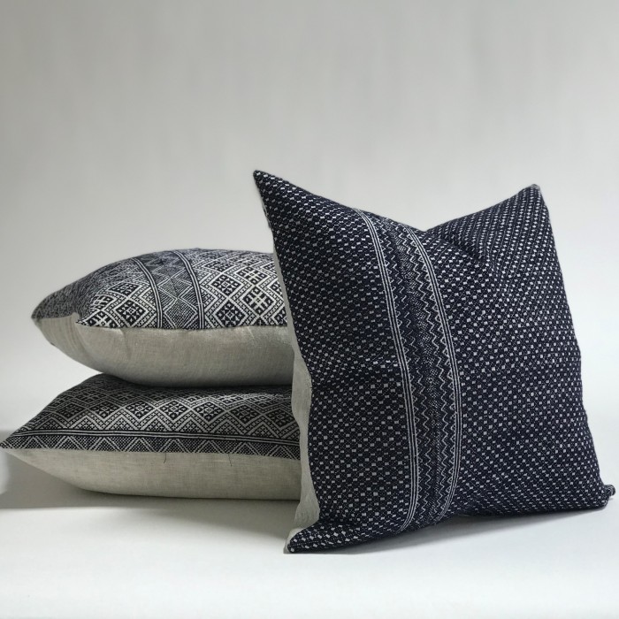 BLACK PEARL PILLOW COVER 