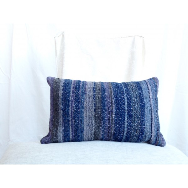 BLUE RHYTHM TEXTURED PILLOW COVER