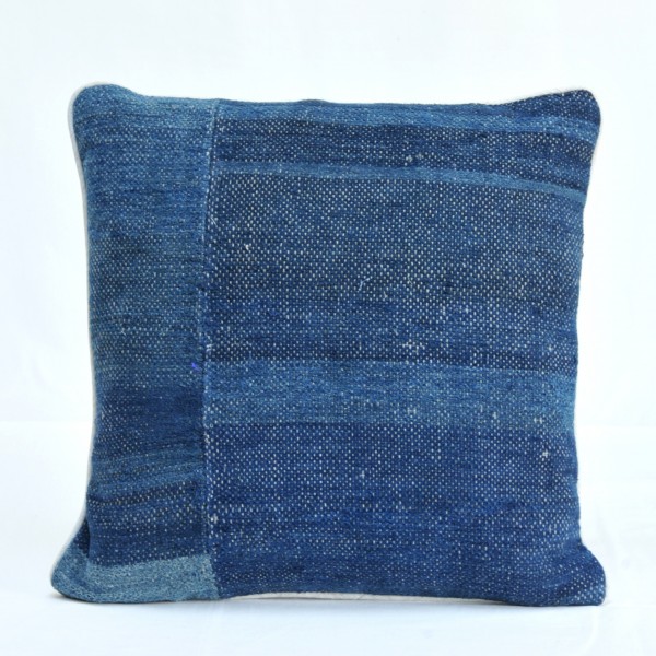 BLUE RHYTHM TEXTURED PILLOW COVER